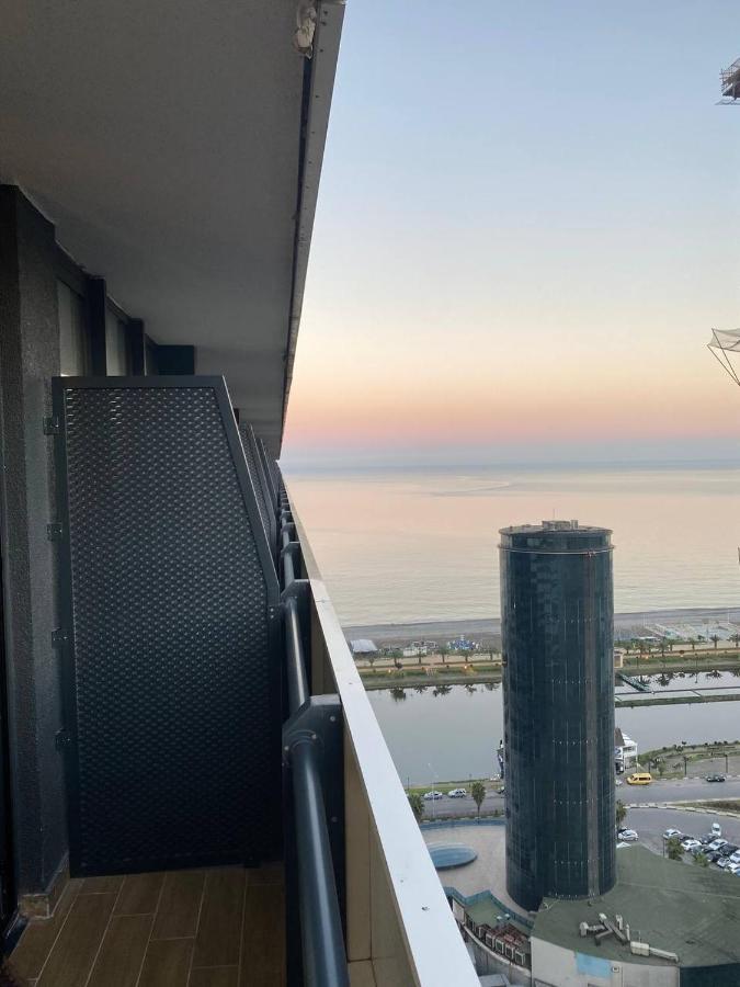 Orbi City Luxury Studio Harbour And Sea View 巴统 外观 照片
